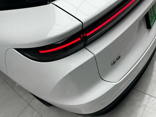 Li Auto i6 — Фото автомобиля 5