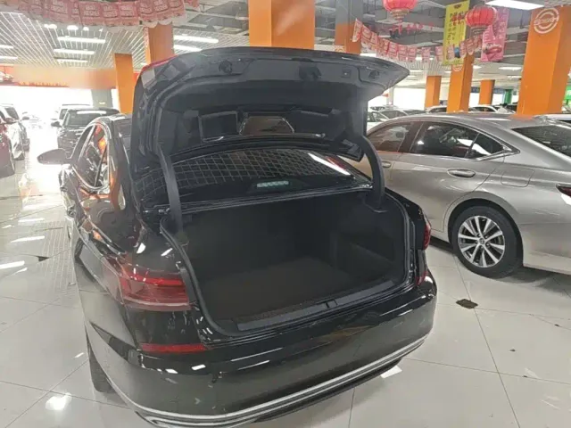 Volkswagen Passat — Фото автомобиля 18