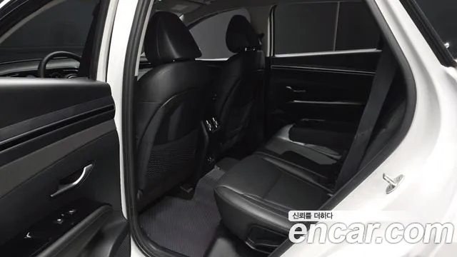 Hyundai Tucson Tucson (NX4) Бензин 1.6 турбо 2WD — Фото автомобиля 9