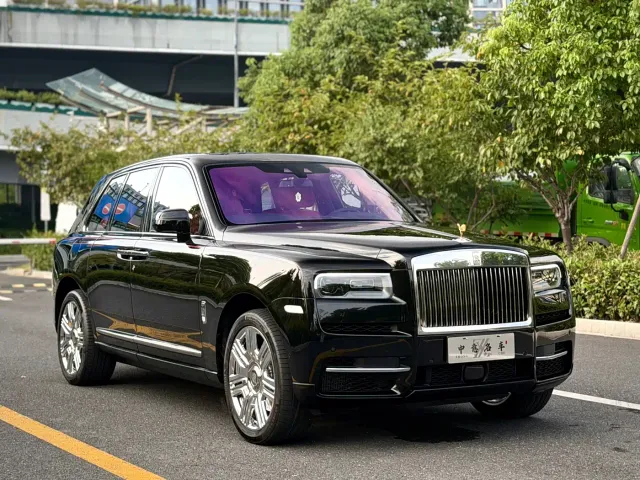 Rolls-Royce Cullinan — Фото автомобиля 3