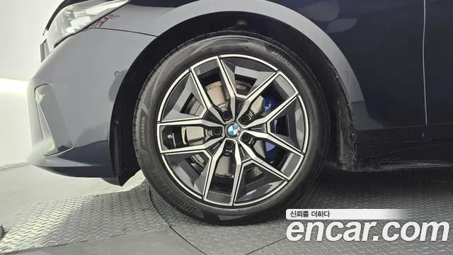 BMW 5 Series G60 — Фото автомобиля 5