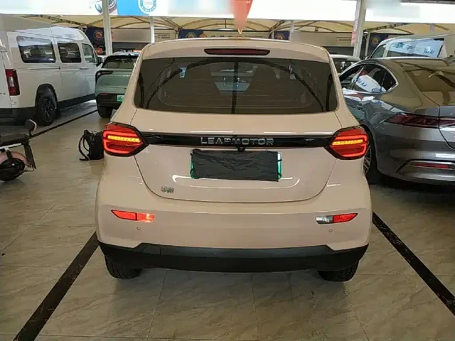 Leapmotor T03 — Фото автомобиля 5