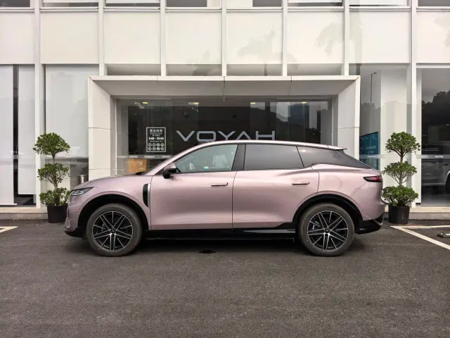 Voyah Auto Voyah Zhiyin 2025 Model 2WD Huawei Qiankun Edition — Фото автомобиля 8