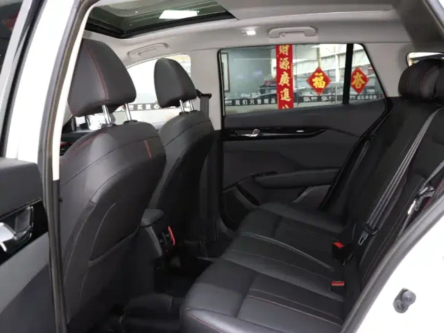 Dongfeng Yixuan GS — Фото автомобиля 11