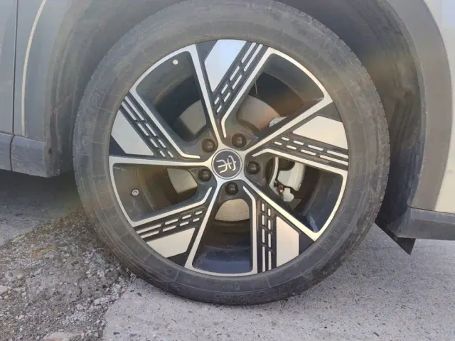 BYD Song Pro — Фото автомобиля 23