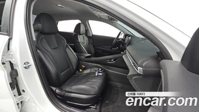 Hyundai Avante CN7 — Фото автомобиля 25