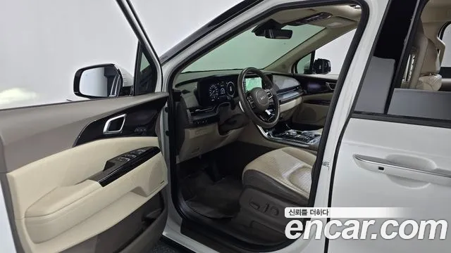 Kia Carnival Generation 4 — Фото автомобиля 10
