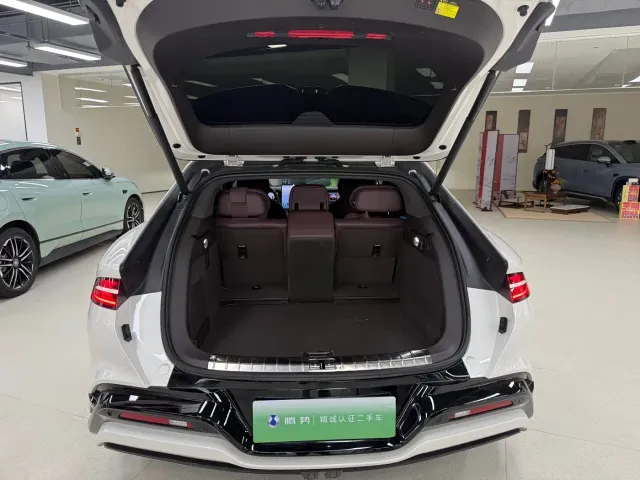 Denza Z9GT — Фото автомобиля 8