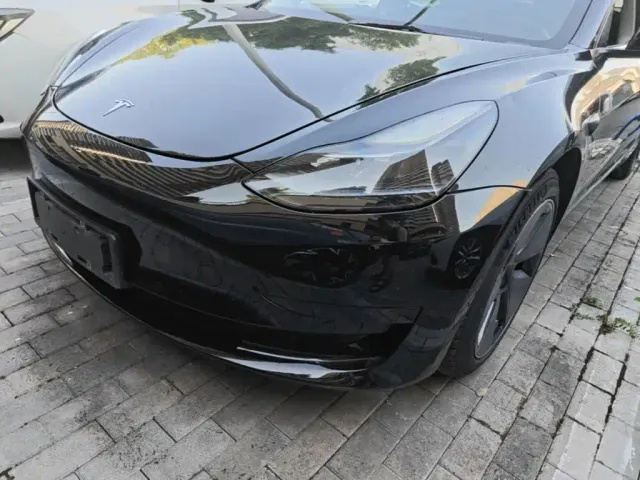 Tesla Model 3 — Фото автомобиля 23