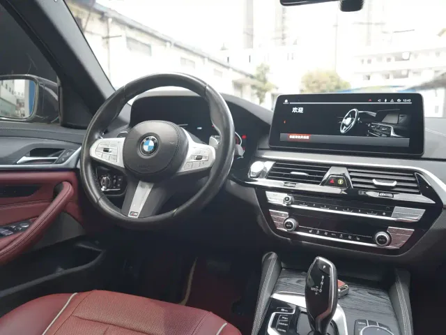 BMW 5 Series — Фото автомобиля 15