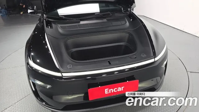 Tesla Model Y — Фото автомобиля 9