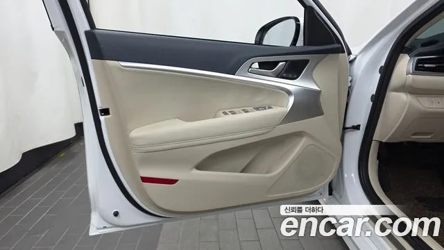 Genesis G70 New — Фото автомобиля 13