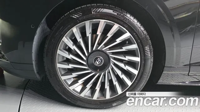 Hyundai Grandeur GN7 — Фото автомобиля 4