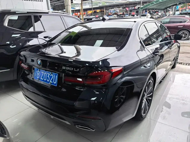 BMW 5 Series — Фото автомобиля 3