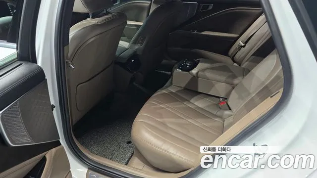 Kia K8 Hybrid — Фото автомобиля 18