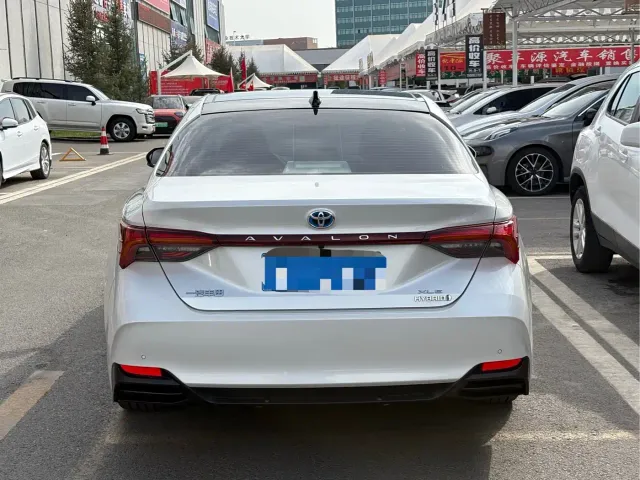 Toyota Avalon — Фото автомобиля 5