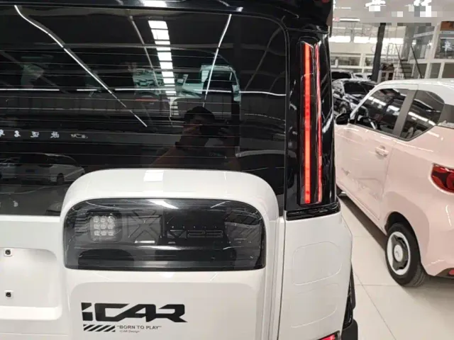 iCAR V23 — Фото автомобиля 7