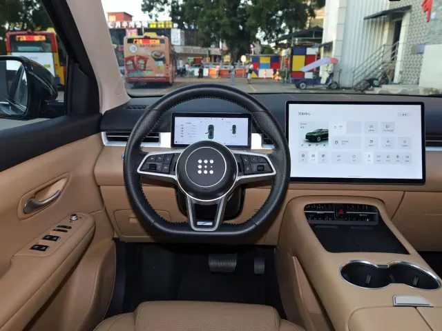 Landian E5 PLUS — Фото автомобиля 30