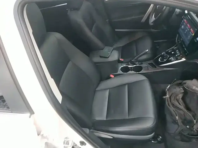 Toyota Corolla Twin Engine E+ — Фото автомобиля 24