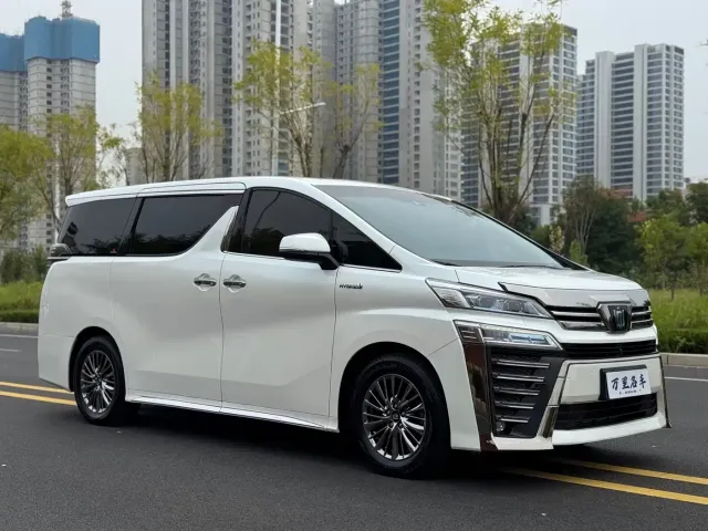 Toyota Vellfire — Фото автомобиля 3