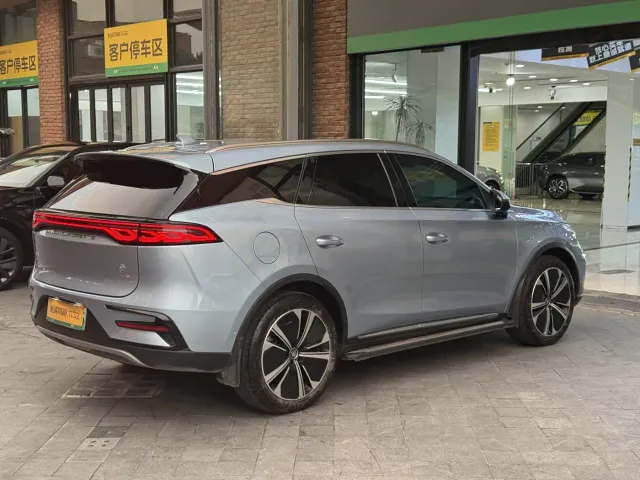 BYD Tang — Фото автомобиля 7