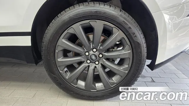 Land Rover Range Rover Velar — Фото автомобиля 21