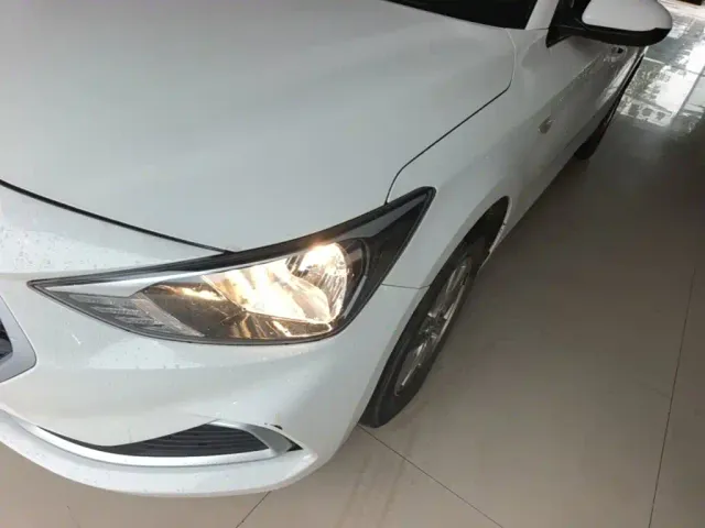 Hyundai Elantra — Фото автомобиля 23