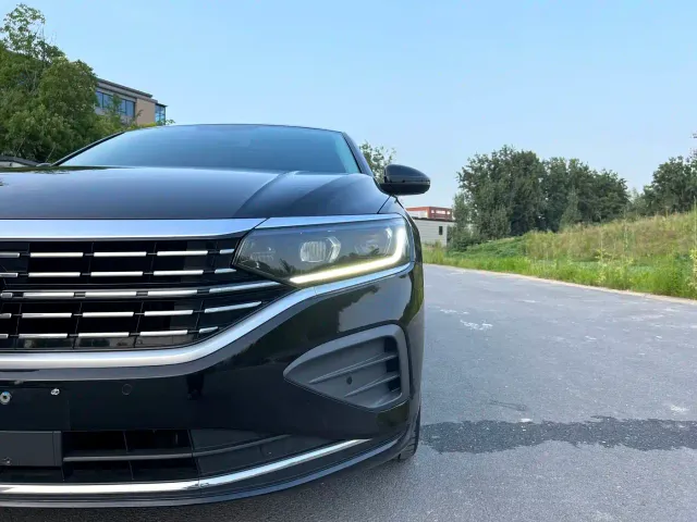 Volkswagen Passat — Фото автомобиля 19