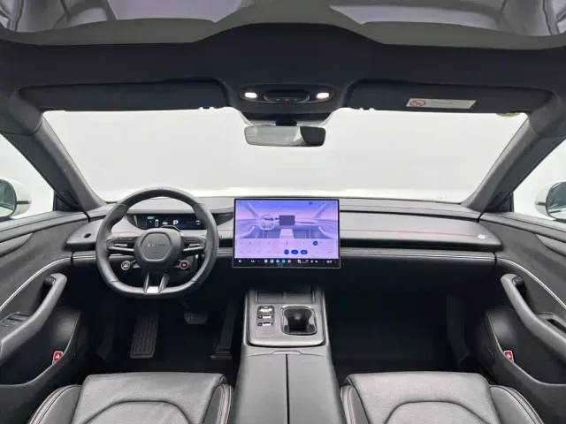 Xiaomi SU7 — Фото автомобиля 26