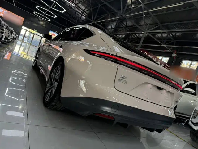 Nio ET5 — Фото автомобиля 4