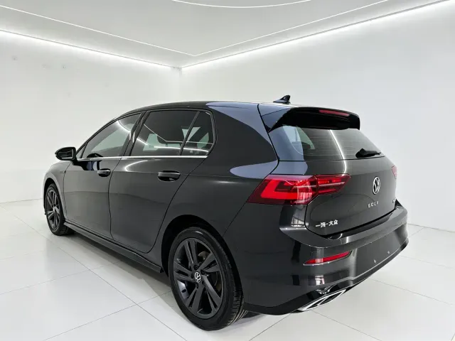 Volkswagen Golf — Фото автомобиля 6