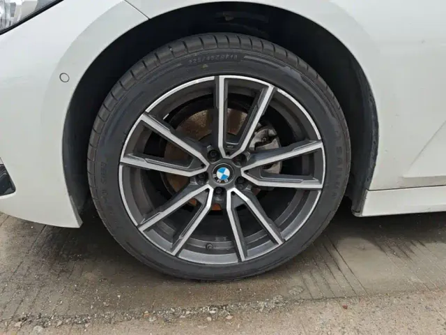BMW 3 Series — Фото автомобиля 24
