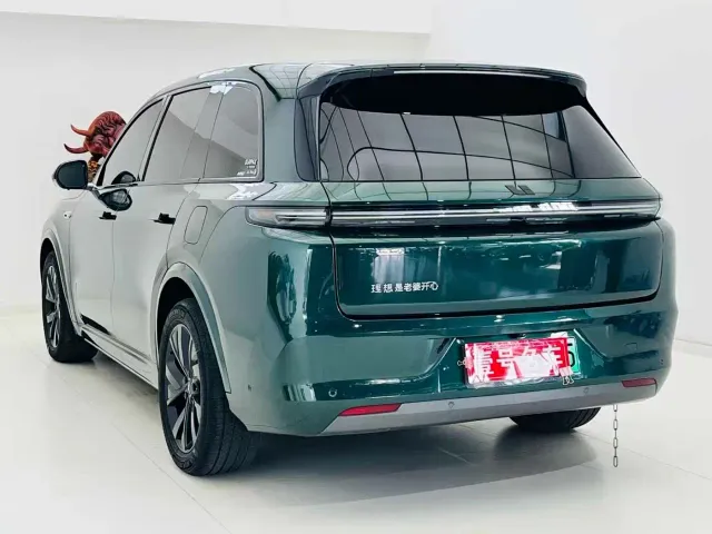Li Auto L8 — Фото автомобиля 6