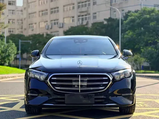 Mercedes-Benz E-Class — Фото автомобиля 5