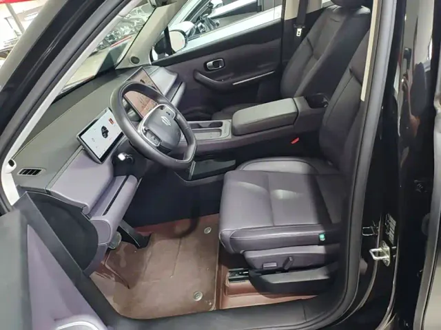 Leapmotor C16 — Фото автомобиля 14