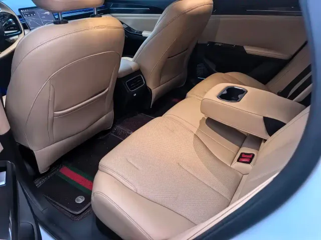 Geely Galaxy L6 — Фото автомобиля 6