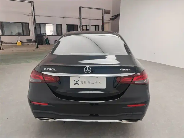 Mercedes-Benz E-Class — Фото автомобиля 17