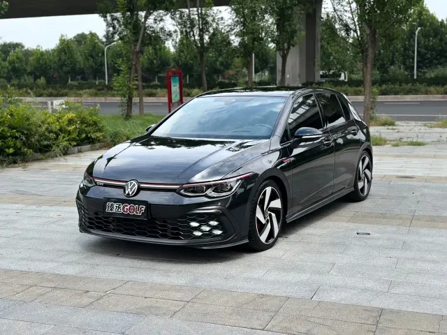 Фотография автомобиля — Volkswagen Golf GTI