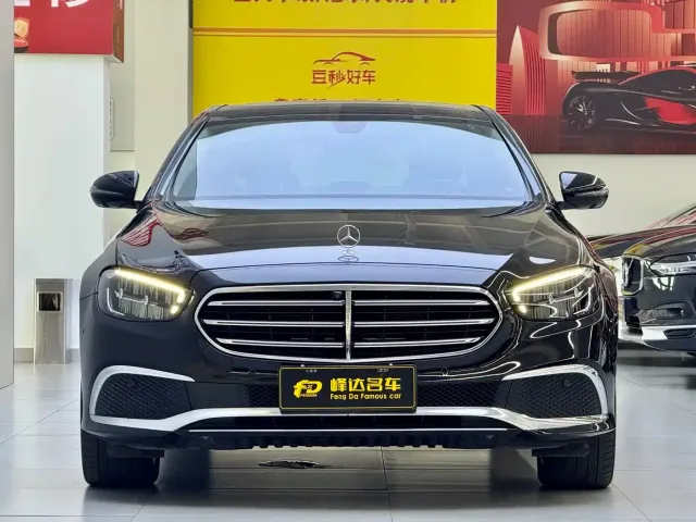 Mercedes-Benz E-Class — Фото автомобиля 2