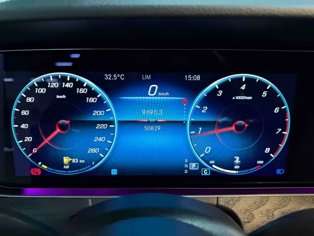 Mercedes-Benz E-Class — Фото автомобиля 20