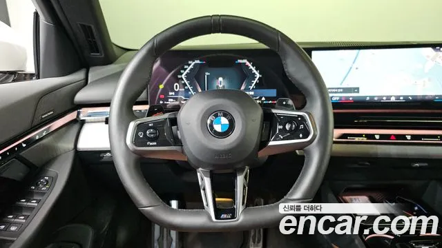 BMW 5-Series 5 серия (G60) 530i xDrive M Sport — Фото автомобиля 11