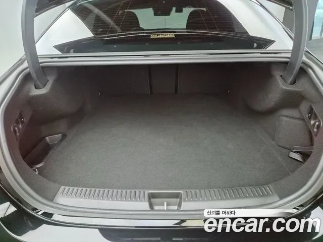 Mercedes-Benz E-Class W214 — Фото автомобиля 16