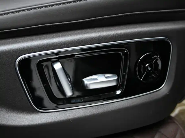 Li Auto L9 — Фото автомобиля 26
