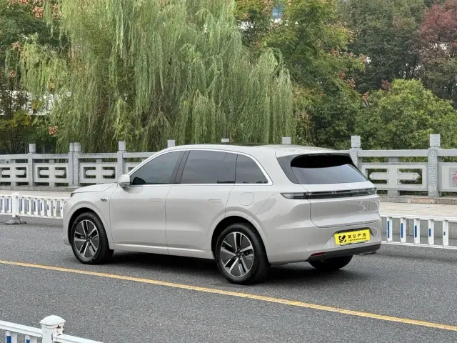 Li Auto L6 — Фото автомобиля 4