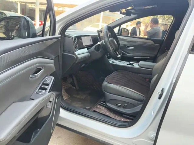 BYD Song L DM-i — Фото автомобиля 15
