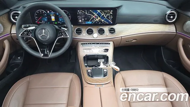Mercedes-Benz E-Class — Фото автомобиля 7