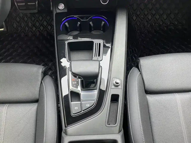 Audi A4L — Фото автомобиля 20