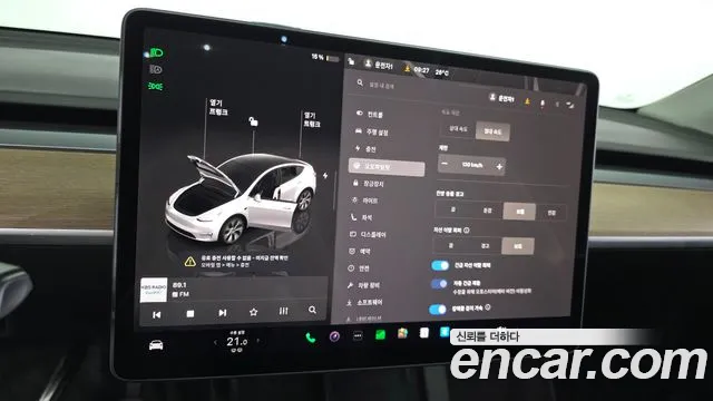 Tesla Model Y — Фото автомобиля 18