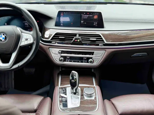 BMW 7 Series — Фото автомобиля 5