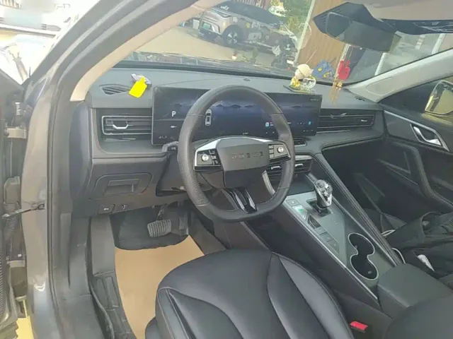 Roewe RX5 — Фото автомобиля 9